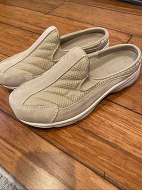Easy Spirit Beige Slip-On Comfort Clogs